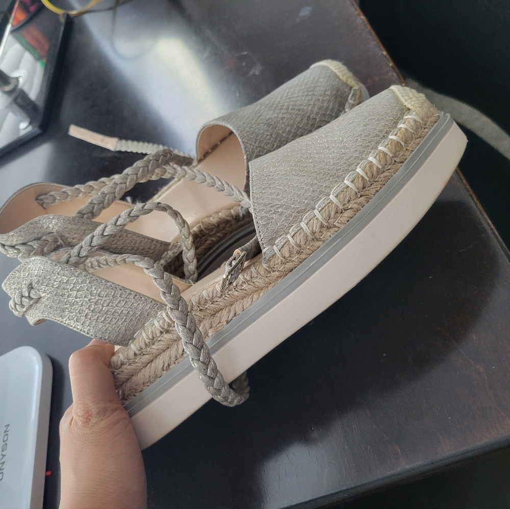 Beautiful Jlo Espadrilles shoes - Picture 4 of 4